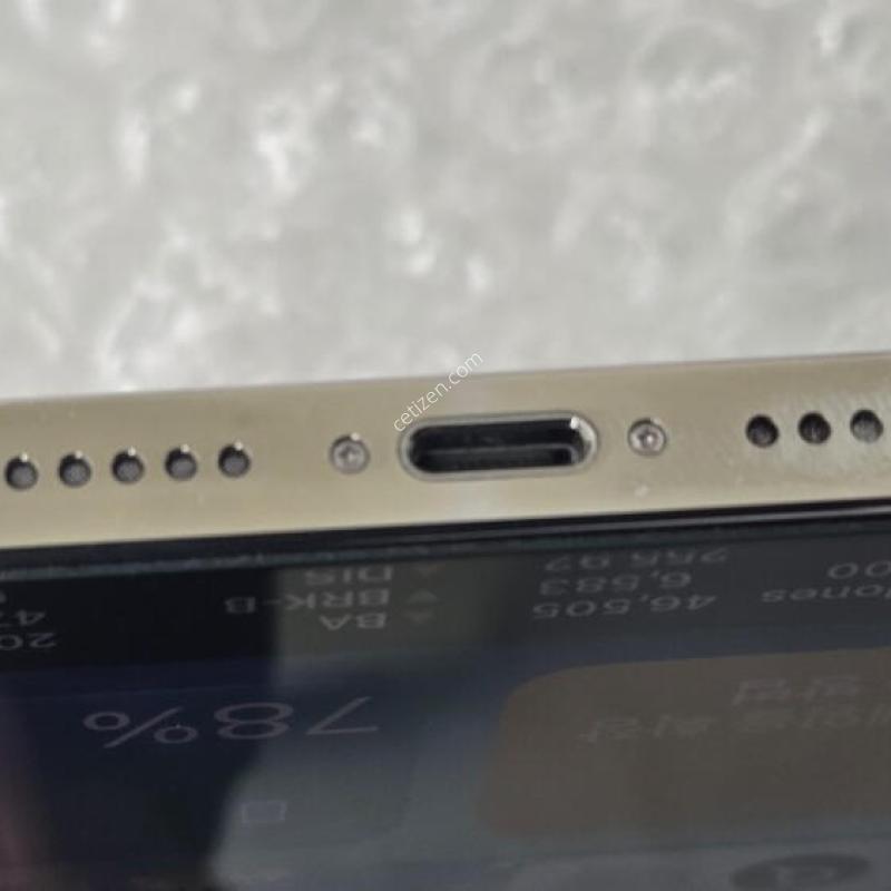 ������13���θƽ�  ȭ��Ʈ�ǹ� 256G AAA�� �Ǹ��մϴ�.