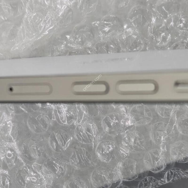 ������13���θƽ�  ȭ��Ʈ�ǹ� 256G AAA�� �Ǹ��մϴ�.