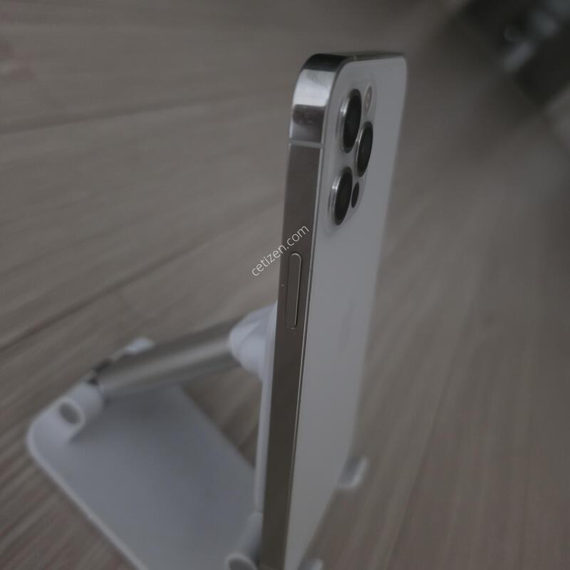 ������ 12 ���� �ǹ� ȭ��Ʈ 512GB Ǯ�ڽ�