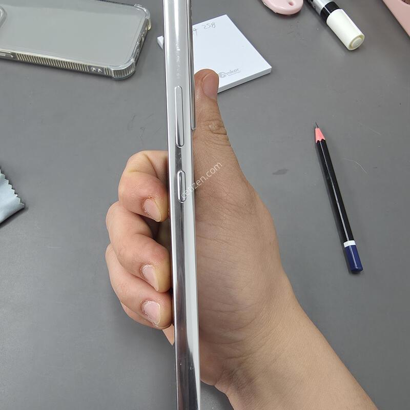 (2124)������s22�÷��� 256 �Ǹ��մϴ�