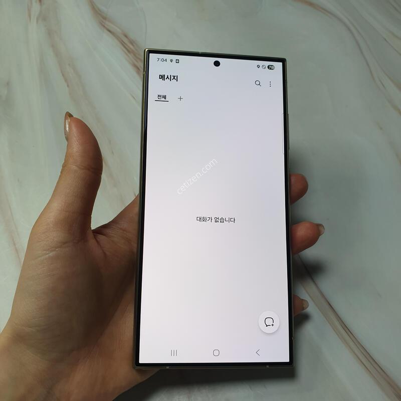 KT ������ S24��Ʈ�� ƼŸ�����ο� 512G A�� �Ǹ��մϴ�