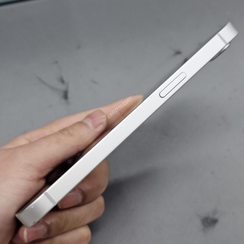 ���� ������16e 128GB ȭ��Ʈ ���͸�ȿ��97% A�� �������� ���ܻ� �߰��� ~!