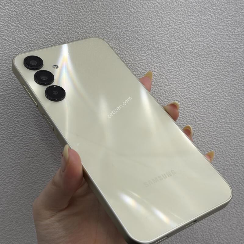 ������ ����4 ���