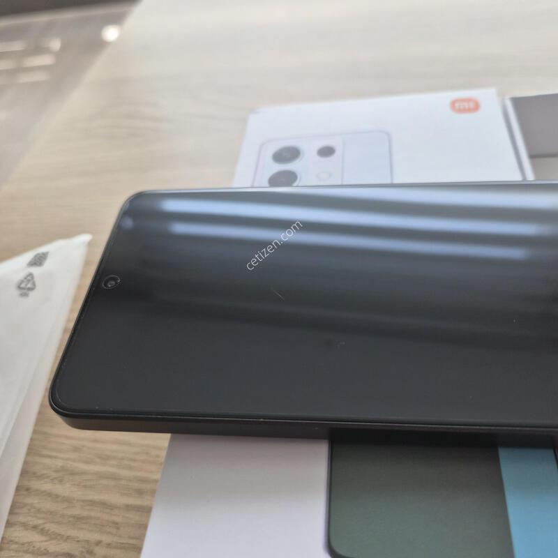 ������ ȫ�̳�Ʈ13���� 5G �̵峪�� ���� 512GB