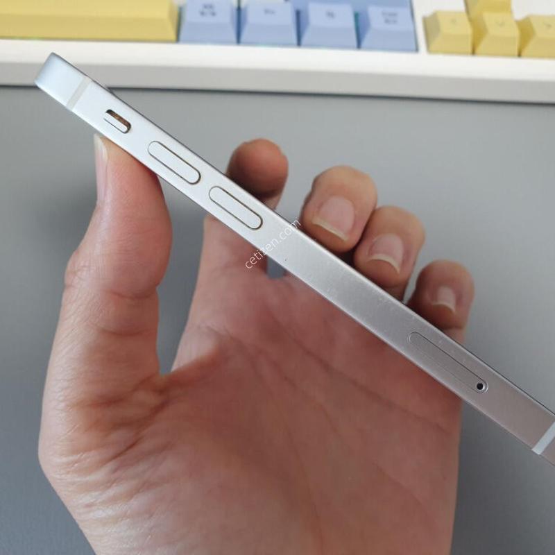 ������12 �̴� / 128GB / ȭ��Ʈ / ���͸����� 73%