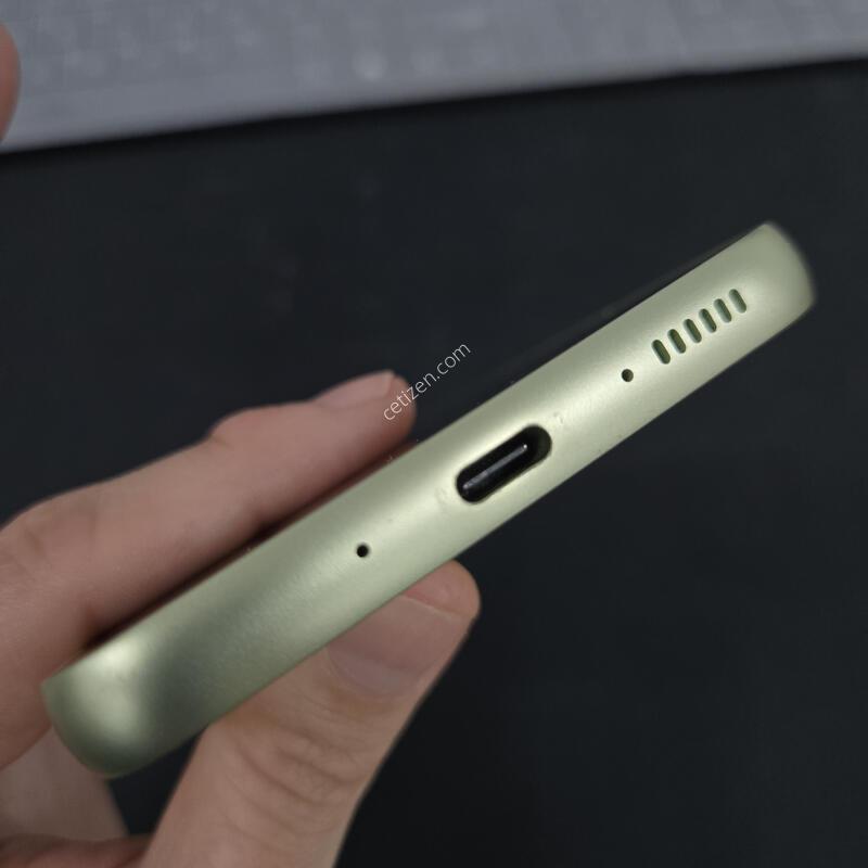 ������ ����4  ��� ���� 128GB �����ϰ��Ǹ��մϴ�