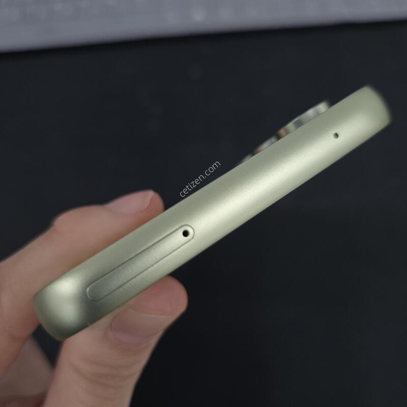 ������ ����4  ��� ���� 128GB �����ϰ��Ǹ��մϴ�