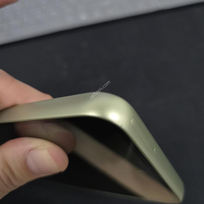 ������ ����4  ��� ���� 128GB �����ϰ��Ǹ��մϴ�