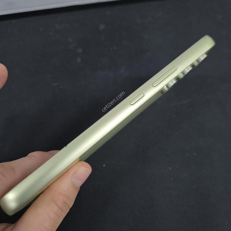 ������ ����4  ��� ���� 128GB �����ϰ��Ǹ��մϴ�