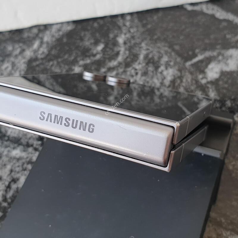 SK ������Z�ø�6 (F741N) �ǹ� 256�Ⱑ (0235070)