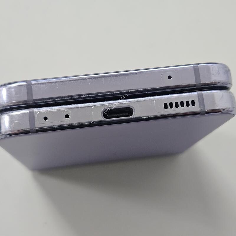 Z�ø�4 ����  256G    ���ξ��� ���͸� �׵θ� ��ü   SKT