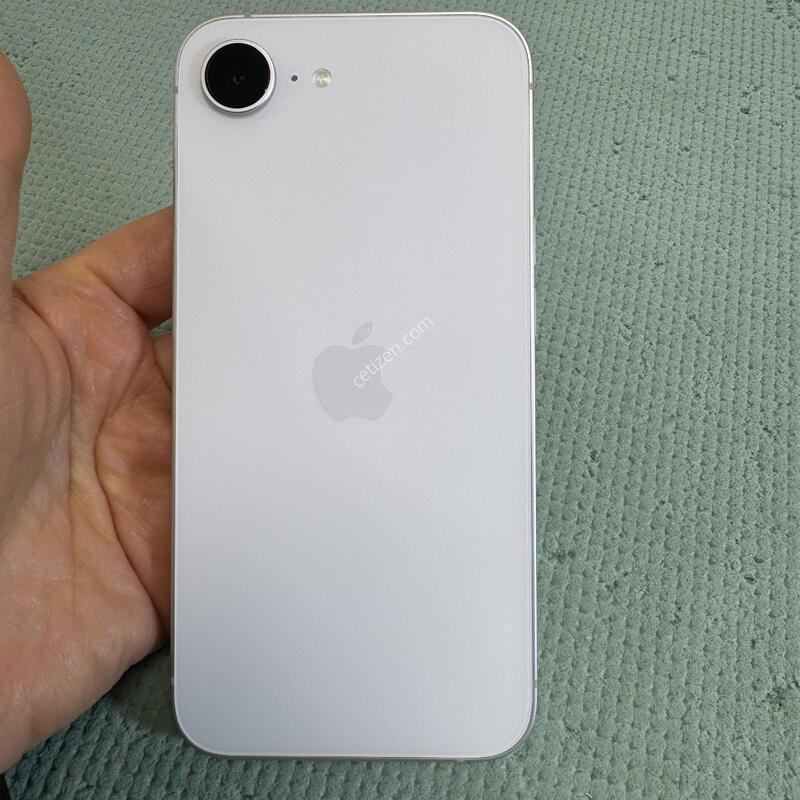 ������16e 128G(ȭ��Ʈ) ���͸�100%  �����Ⱓ ����  SS�� �Ǹ��մϴ�.