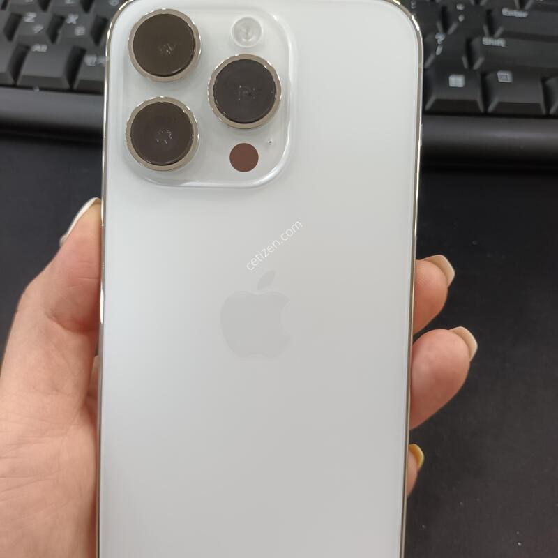 ������14���� / ȭ��Ʈ/ 128G/ ���͸�85%