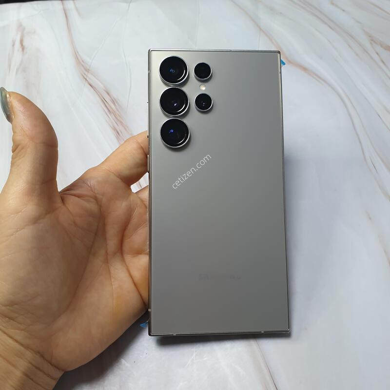 SK ������ S24��Ʈ�� ƼŸ���׷��� 512G S�� �Ǹ��մϴ�