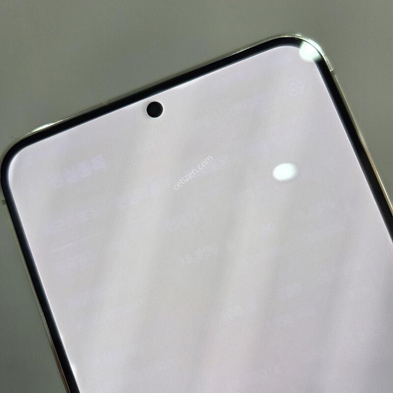 ������ S23 �÷��� 256GB ȭ��Ʈ