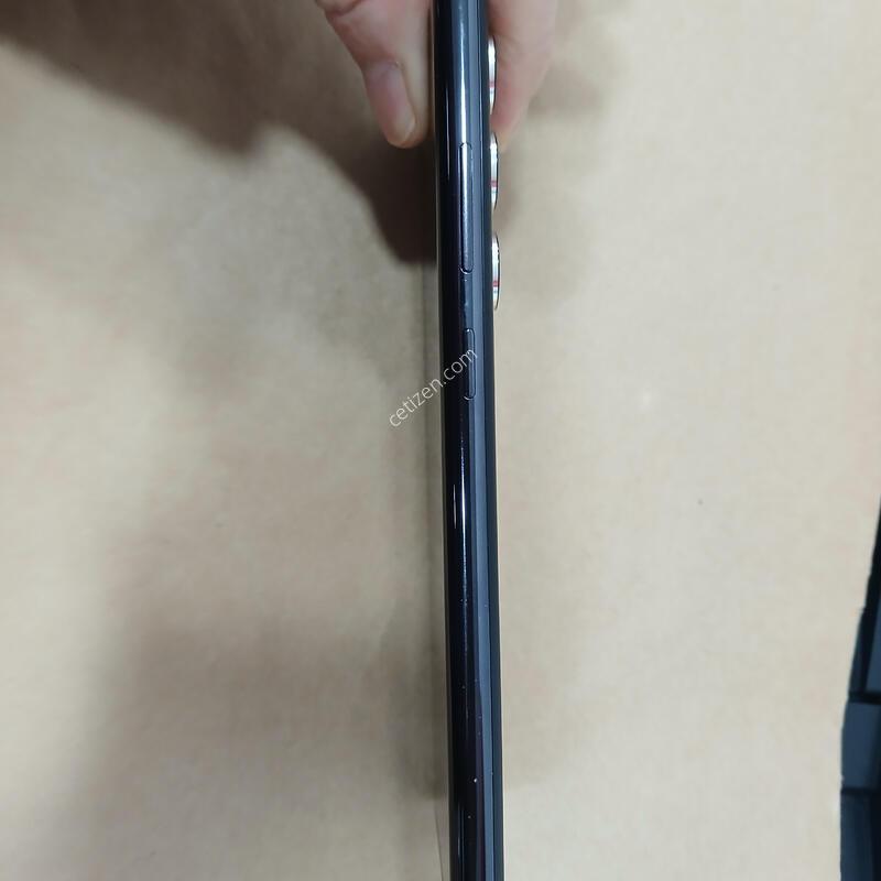 SM-S908N   ��Ȱ�ܻ�����  �׵θ�����밨�⽺�־��  �𼭸��� �����־��(��������)  �ʸ�,���̽������ �޸��� �� �ʸ������Ǿ��־��