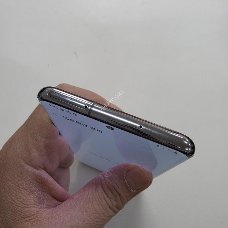 ������ S20�÷��� �׷��� �����������Դϴ�