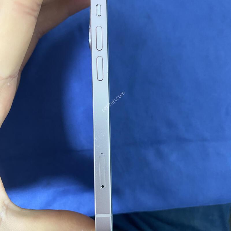 ������13�̴���ũ128G ���۱� �Ǹ��մϴ�.