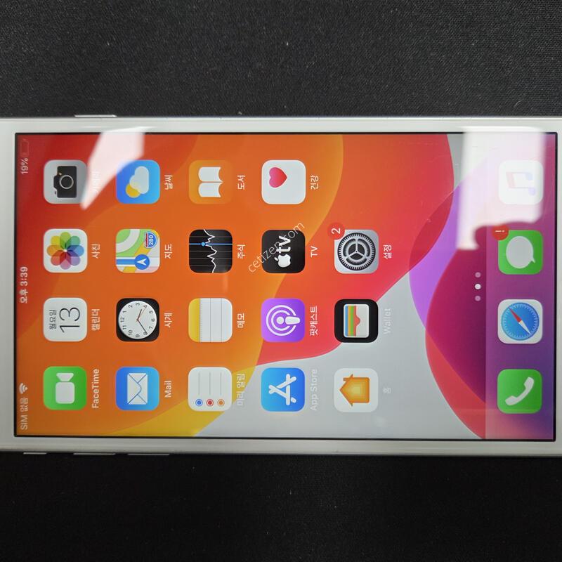 ������6s�÷��� 64g �ǹ� �˴ϴ�.