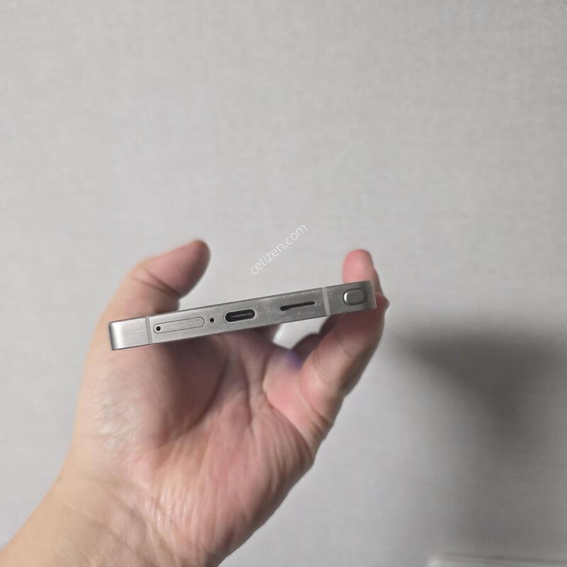 ������ S25��Ʈ�� ƼŸ�� ���� 256�Ⱑ A�� �Ⱦƿ�~