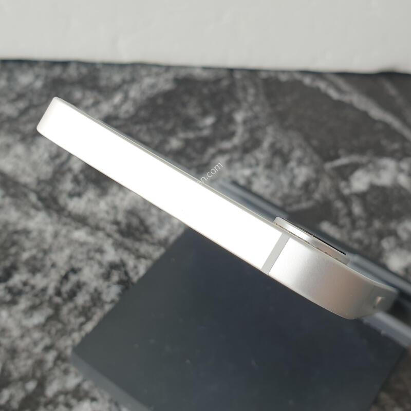 ������16e (A3409) ȭ��Ʈ 128�Ⱑ