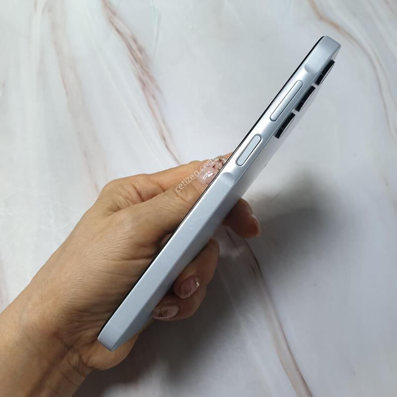 LG ������ ����3 ȭ��Ʈ 128G S�� �Ǹ��մϴ�