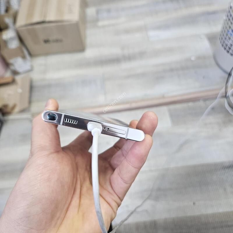 �ǻ��� ������S22��Ʈ�� ũ�� �Ǹ� �߰���