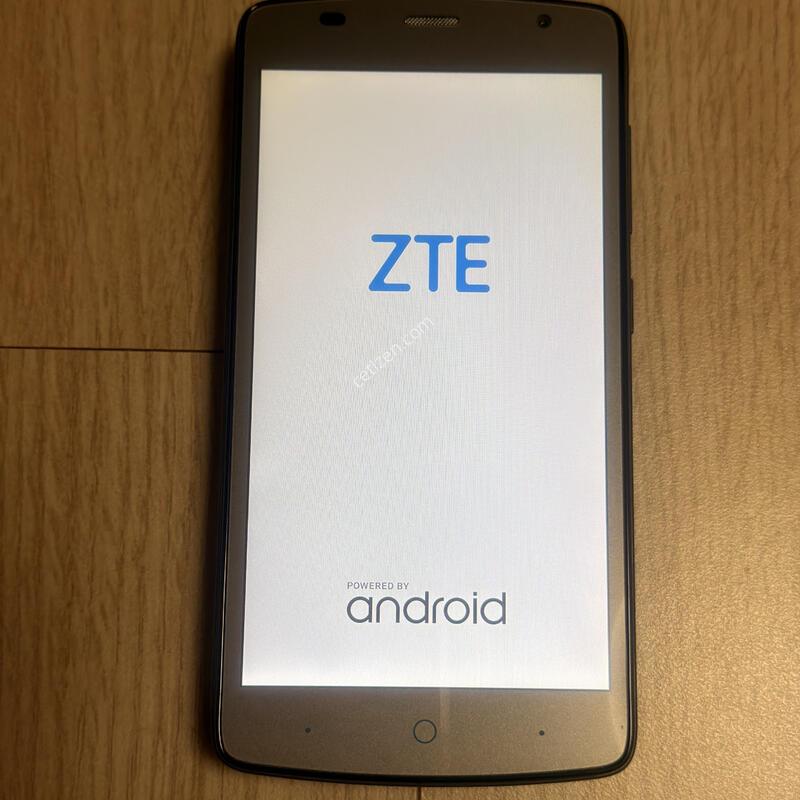 ������ S�� ZTE �����ǽ� BLADE L5 PLUS �׷��� 8G