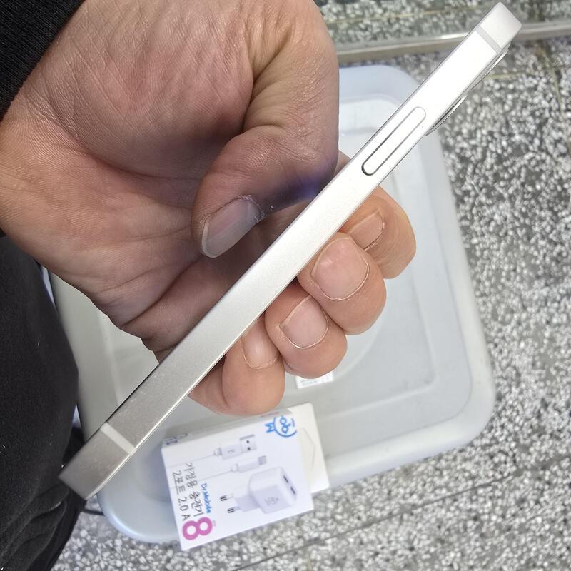 ������12�̴� 128G ȭ��Ʈ(���͸�76%) ����� �˴ϴ�