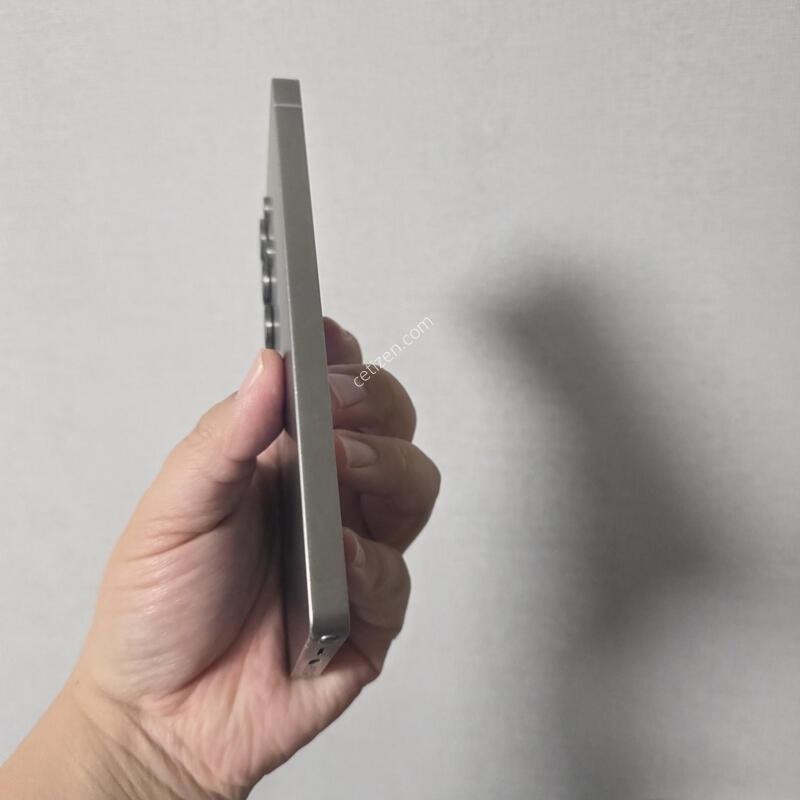 ������ S25��Ʈ�� ƼŸ�� ���� 256�Ⱑ A�� �Ⱦƿ�~