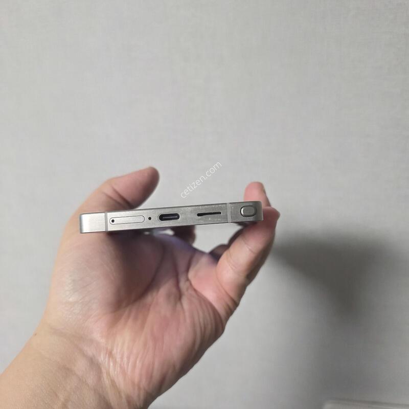 ������ S25��Ʈ�� ƼŸ�� ���� 256�Ⱑ A�� �Ⱦƿ�~