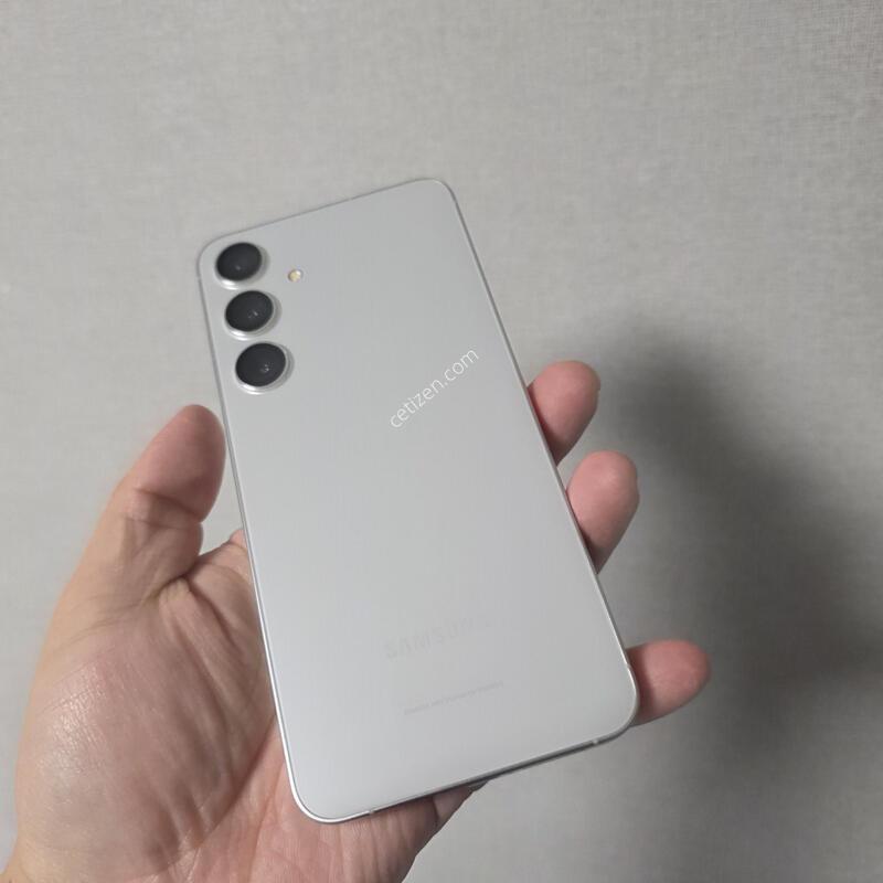 ������ S24�÷��� ���� �׷��� 256�Ⱑ A�� �Ⱦƿ�~