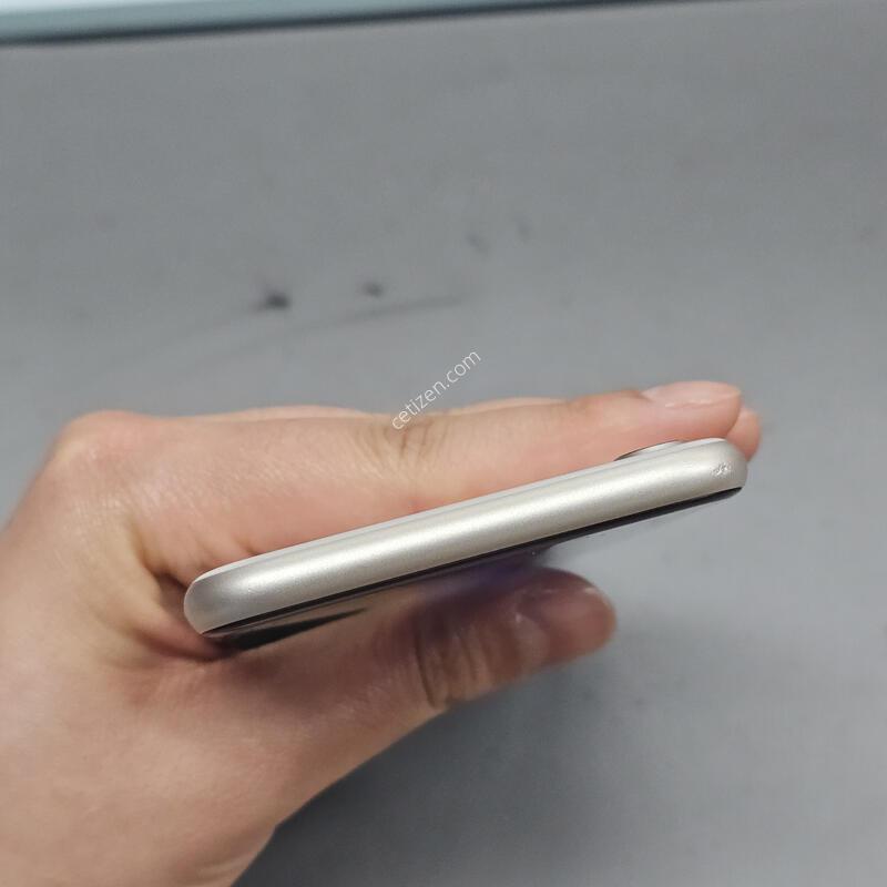 ���� ������ SE3 64GB ȭ��Ʈ  ���ܻ� ������ ������ �߰��� ~!!