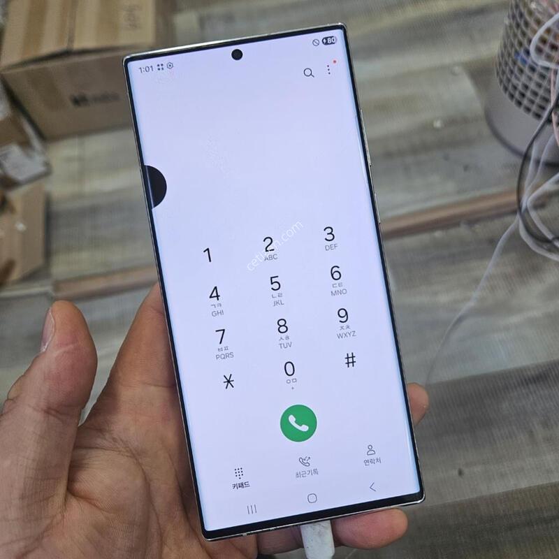 �ǻ��� ������S22��Ʈ�� ũ�� �Ǹ� �߰���