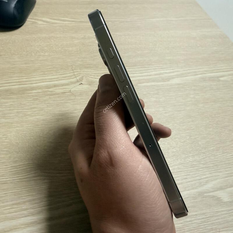 ������16���� 256GB ȭ��Ʈ ƼŸ�� �ڱ���