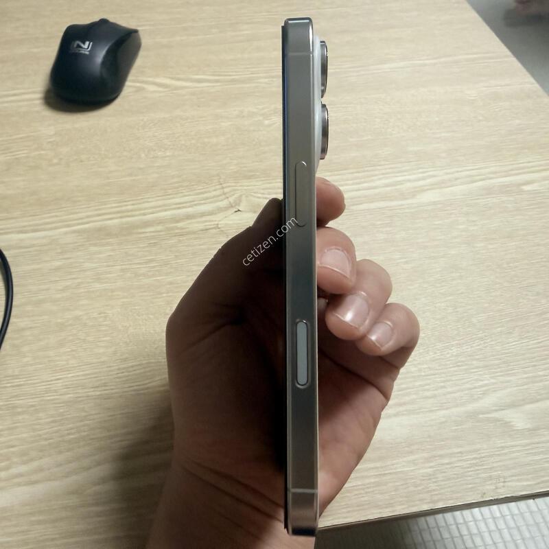 ������16���� 256GB ȭ��Ʈ ƼŸ�� �ڱ���