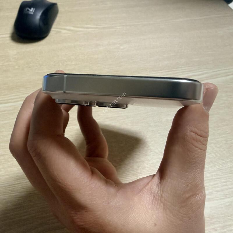 ������16���� 256GB ȭ��Ʈ ƼŸ�� �ڱ���