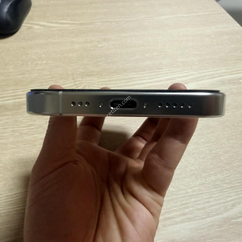 ������16���� 256GB ȭ��Ʈ ƼŸ�� �ڱ���