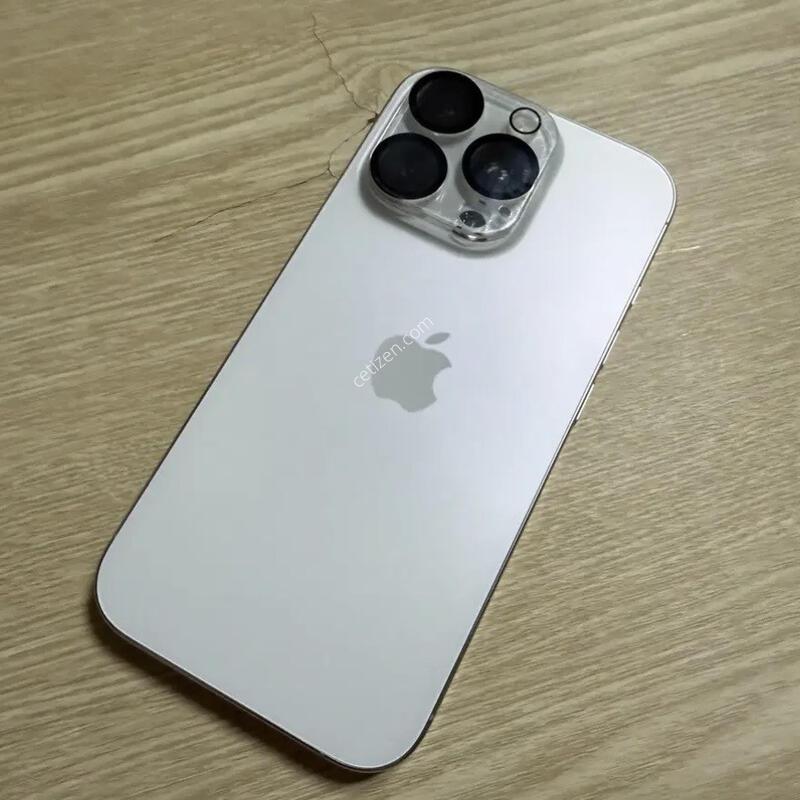 ������16���� 256GB ȭ��Ʈ ƼŸ�� �ڱ���