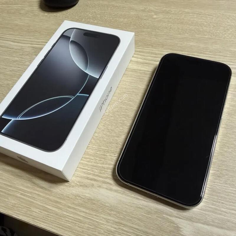 ������16���� 256GB ȭ��Ʈ ƼŸ�� �ڱ���