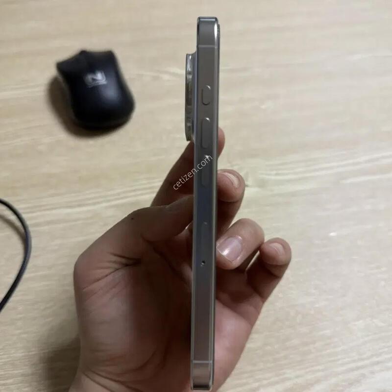 ������16���� 256GB ȭ��Ʈ ƼŸ�� �ڱ���