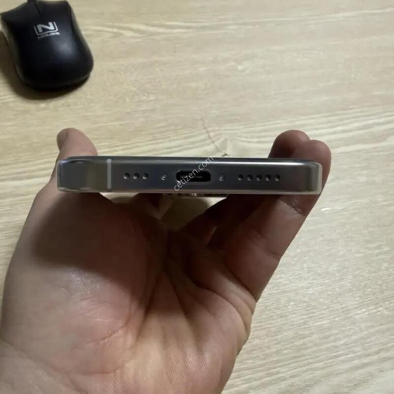 ������16���� 256GB ȭ��Ʈ ƼŸ�� �ڱ���