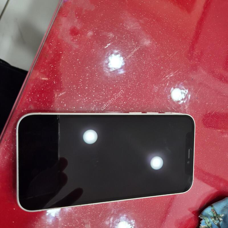 12�̴�/256g/���͸�73%/�����