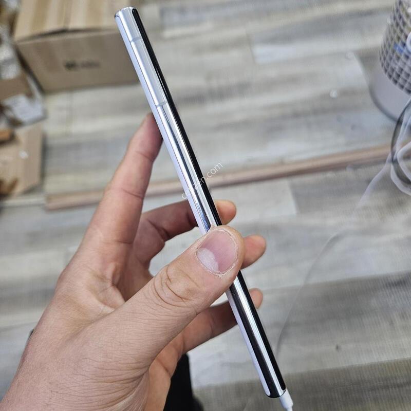 �ǻ��� ������S22��Ʈ�� ũ�� �Ǹ� �߰���