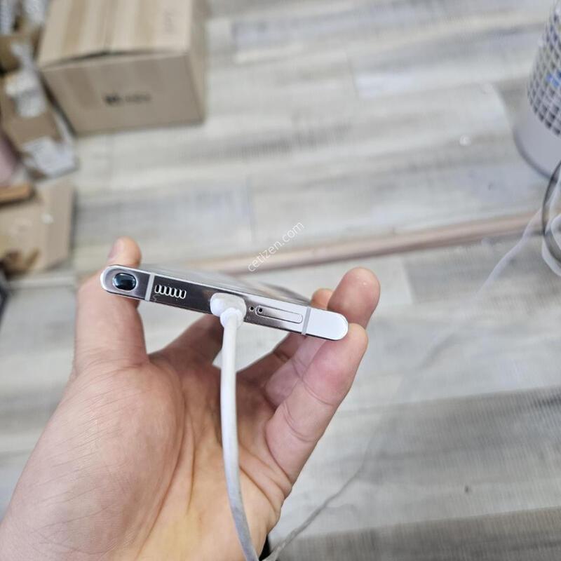 �ǻ��� ������S22��Ʈ�� ũ�� �Ǹ� �߰���