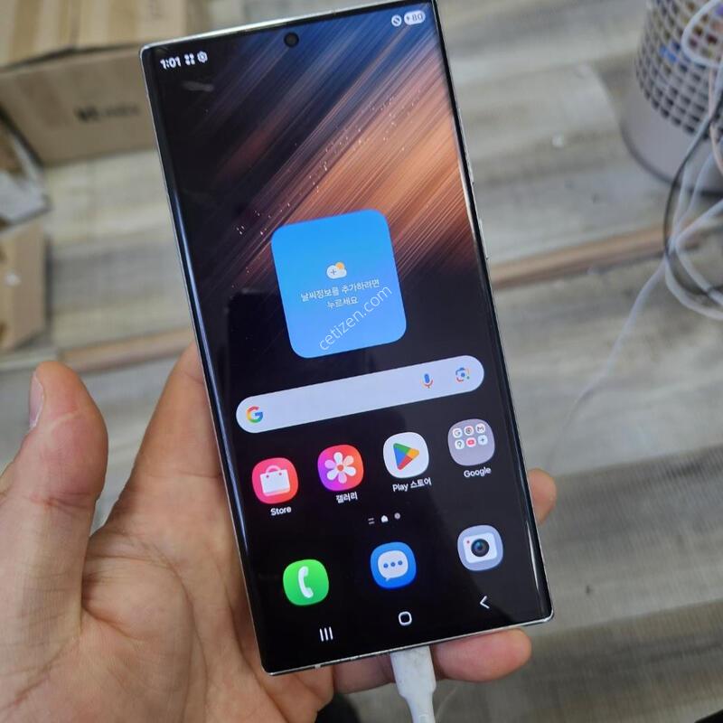 �ǻ��� ������S22��Ʈ�� ũ�� �Ǹ� �߰���