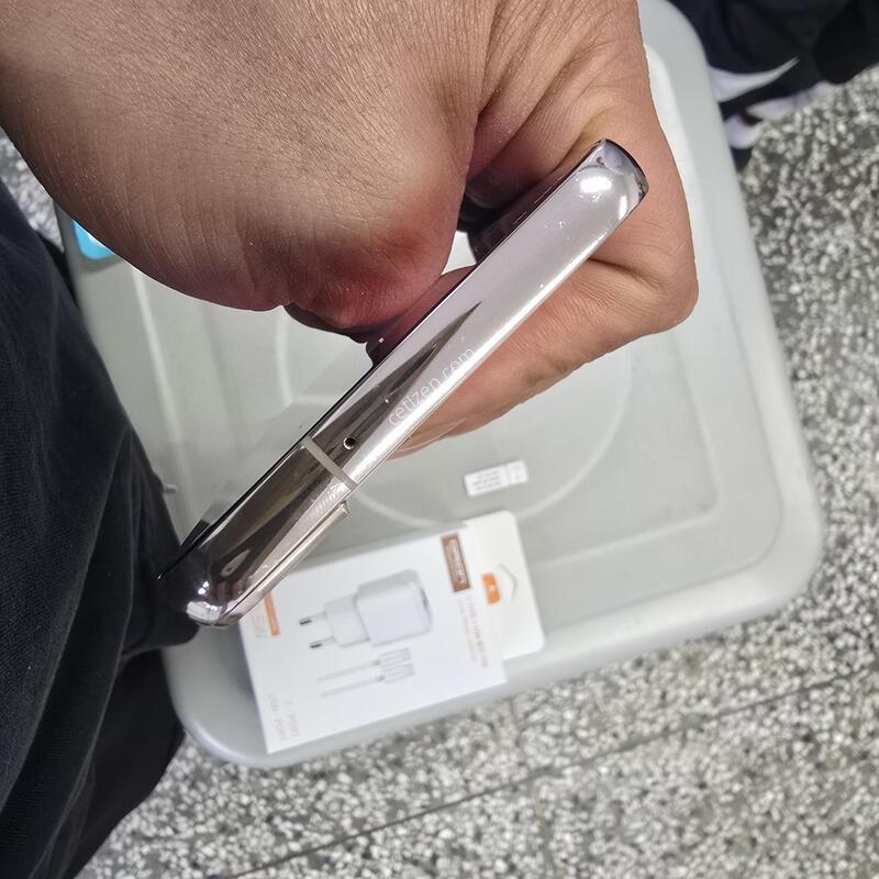 SK S22(S901) 256G ��ũ���� ����� �˴ϴ�