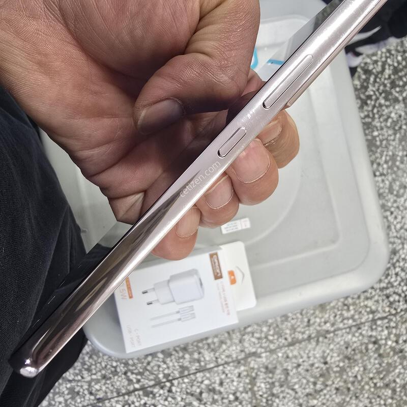 SK S22(S901) 256G ��ũ���� ����� �˴ϴ�