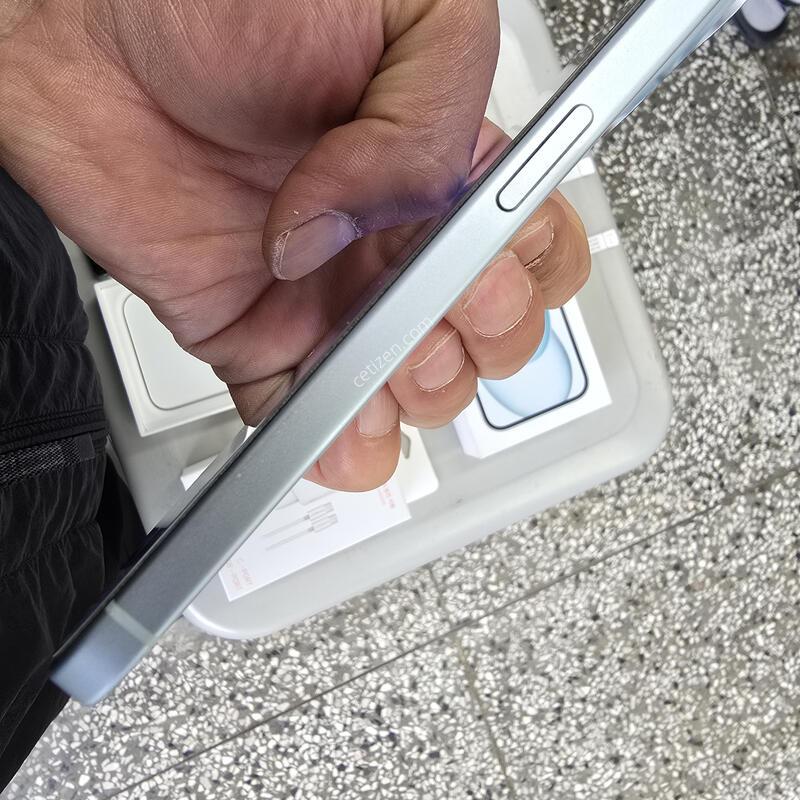 ������15 256G ȭ��Ʈ���� (���͸�85%) ����� �˴ϴ�