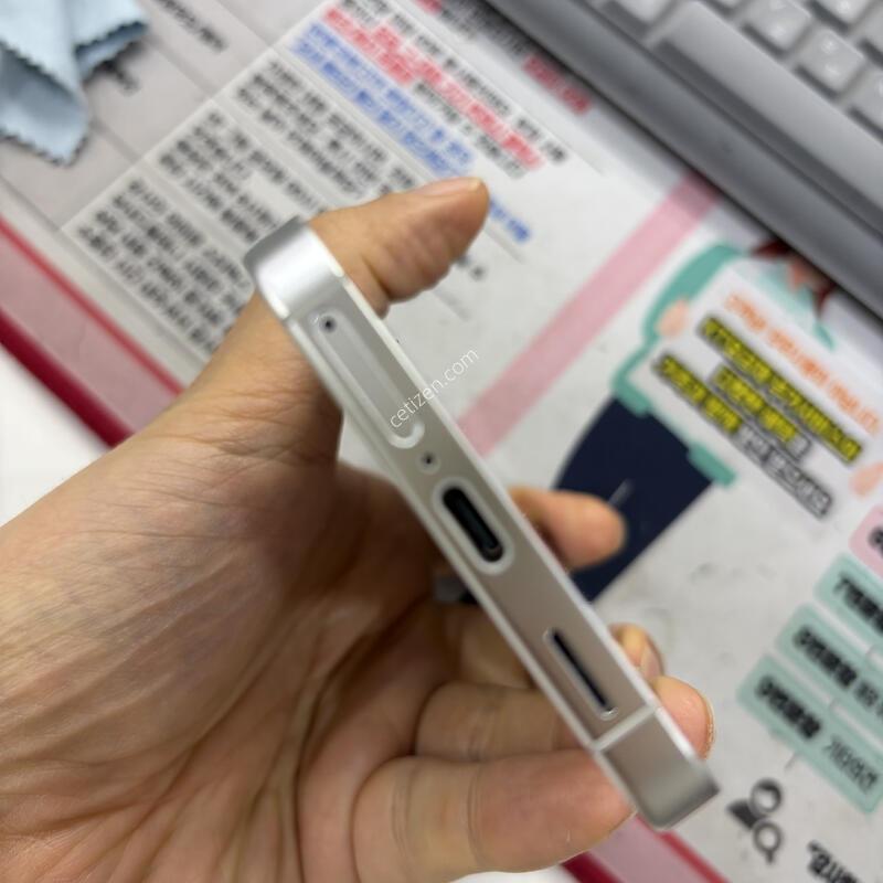 ������S24 ���� �׷��� ����  �Ǹ��մϴ�.